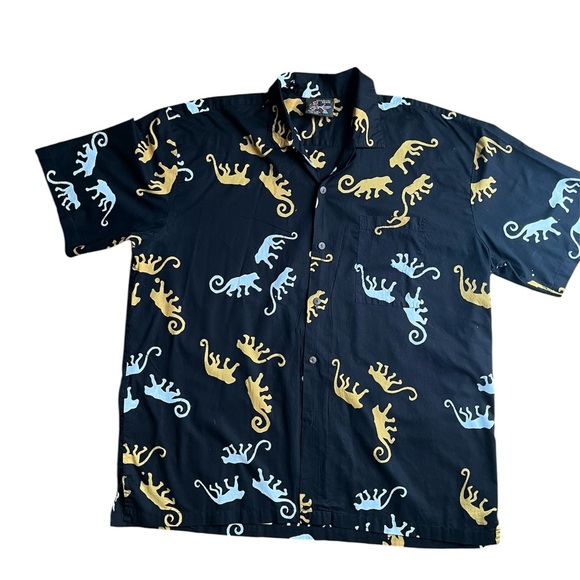 Caribelle Batik Other - VTG Caribelle Batik
Men's Shirt - Rare
Lizard Gecko Print - Black/Gold/Blue -